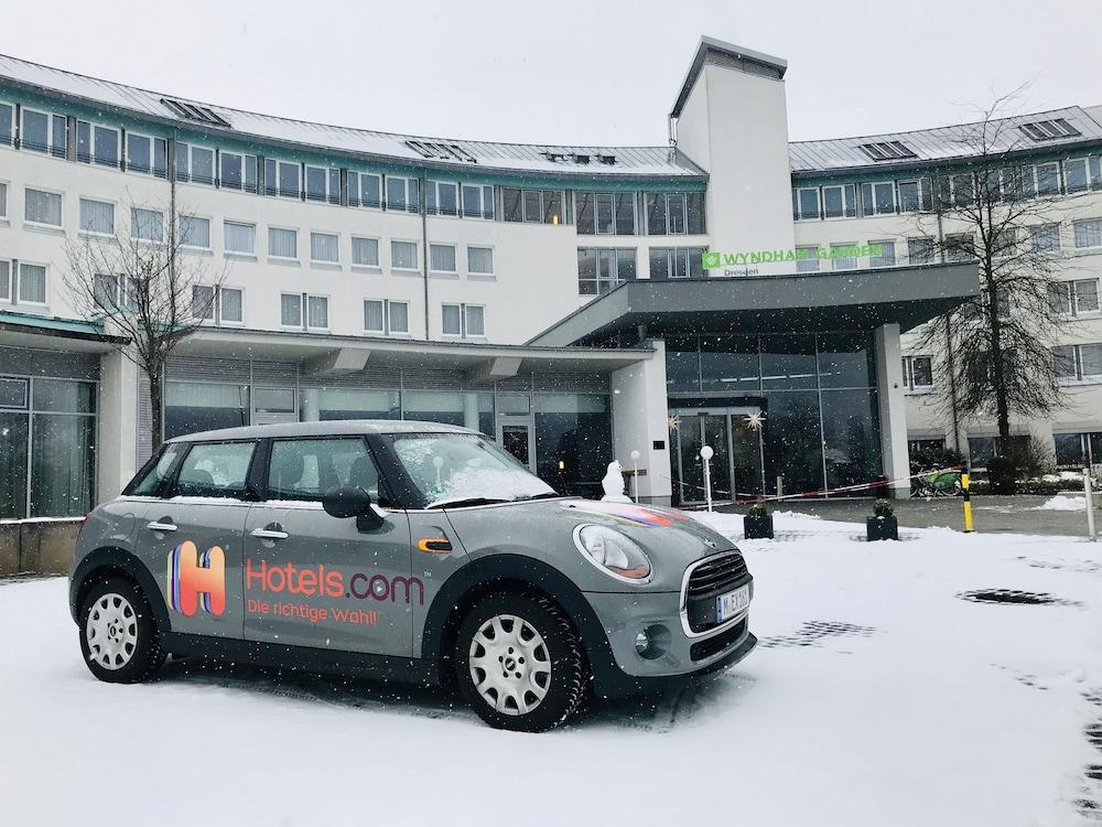 Hotel Ramada By Wyndham Dresda Esterno foto
