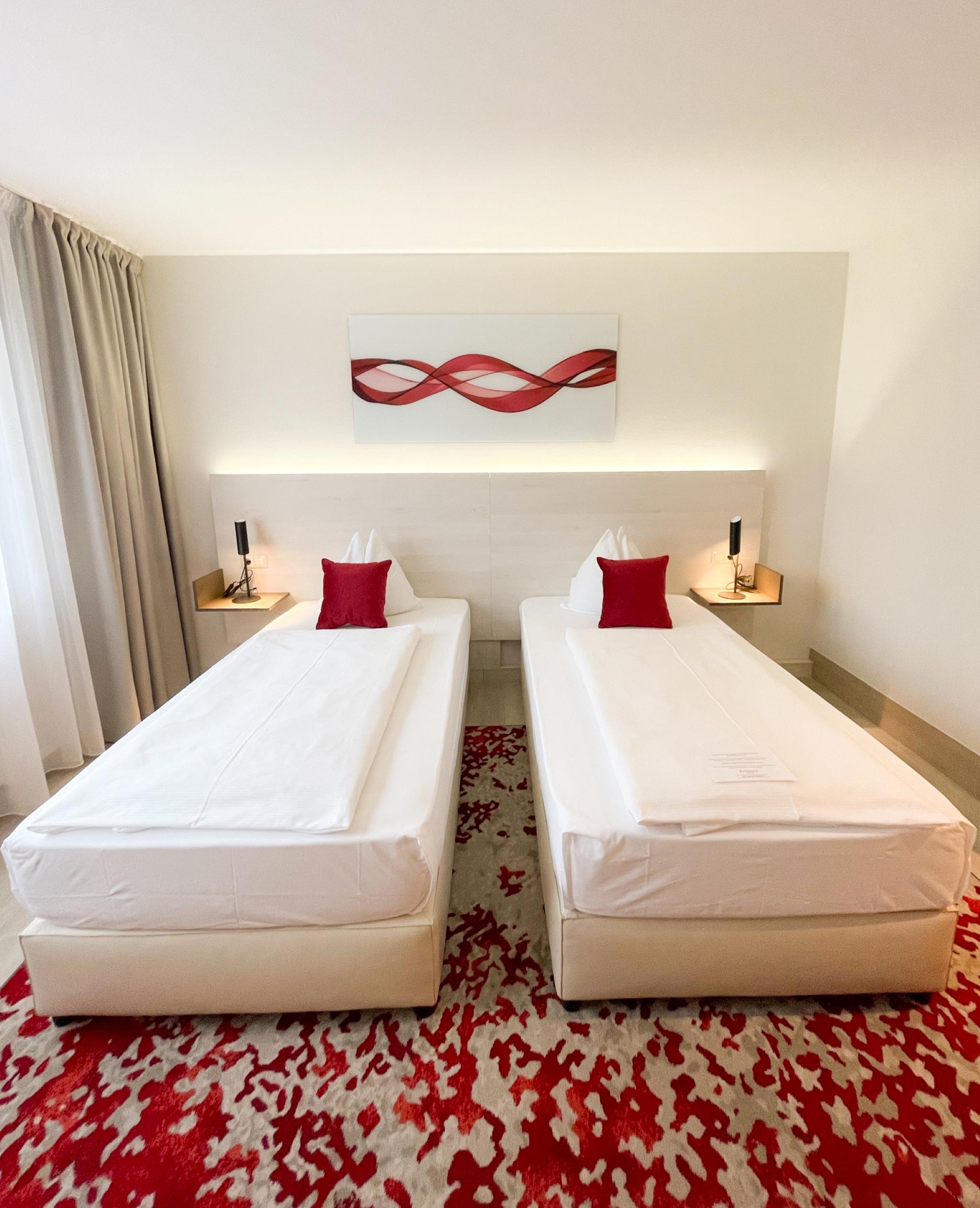 Hotel Ramada By Wyndham Dresda Esterno foto