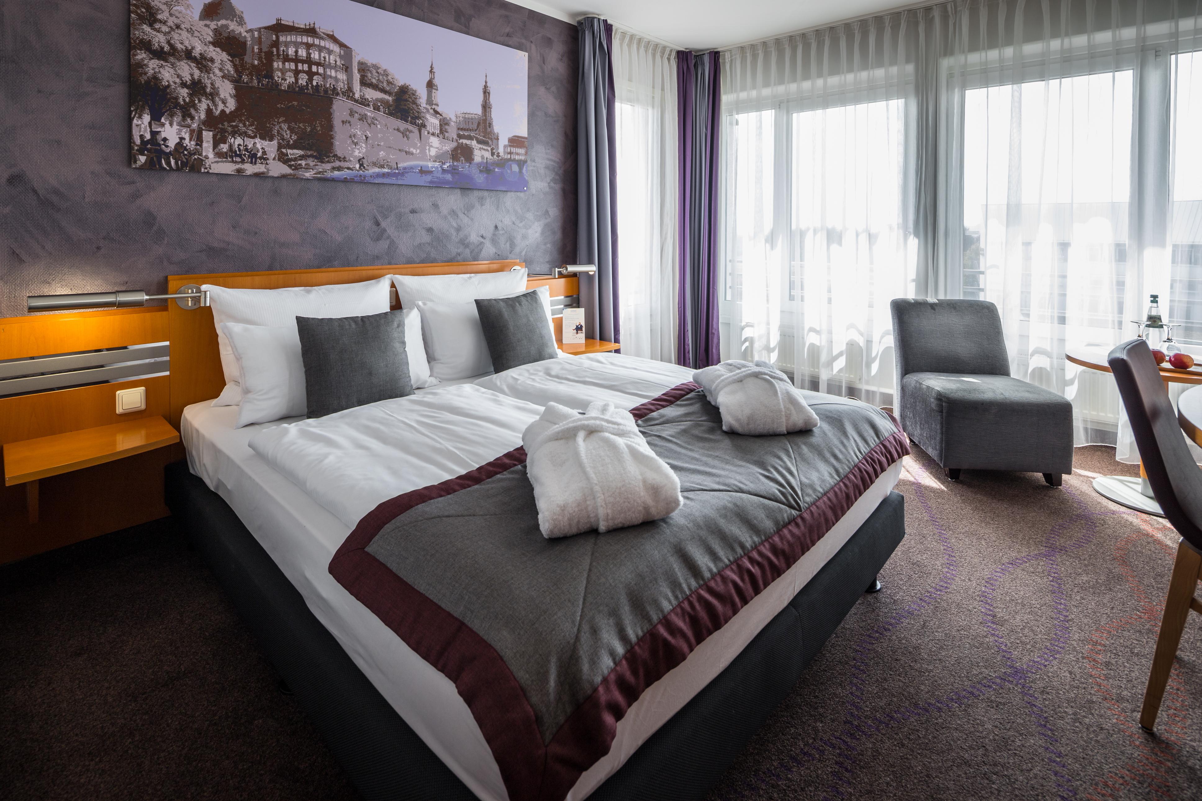 Hotel Ramada By Wyndham Dresda Esterno foto