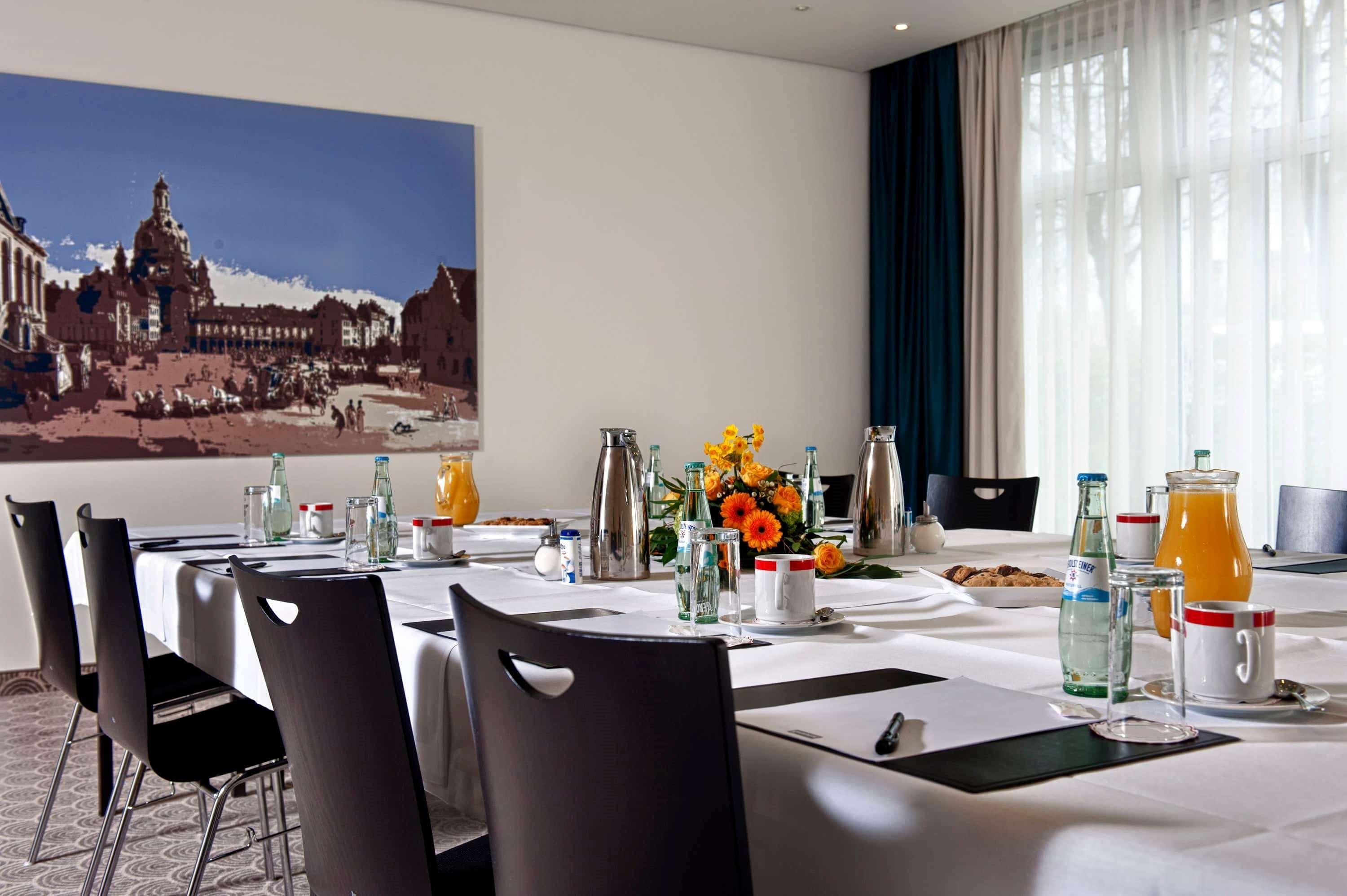 Hotel Ramada By Wyndham Dresda Esterno foto