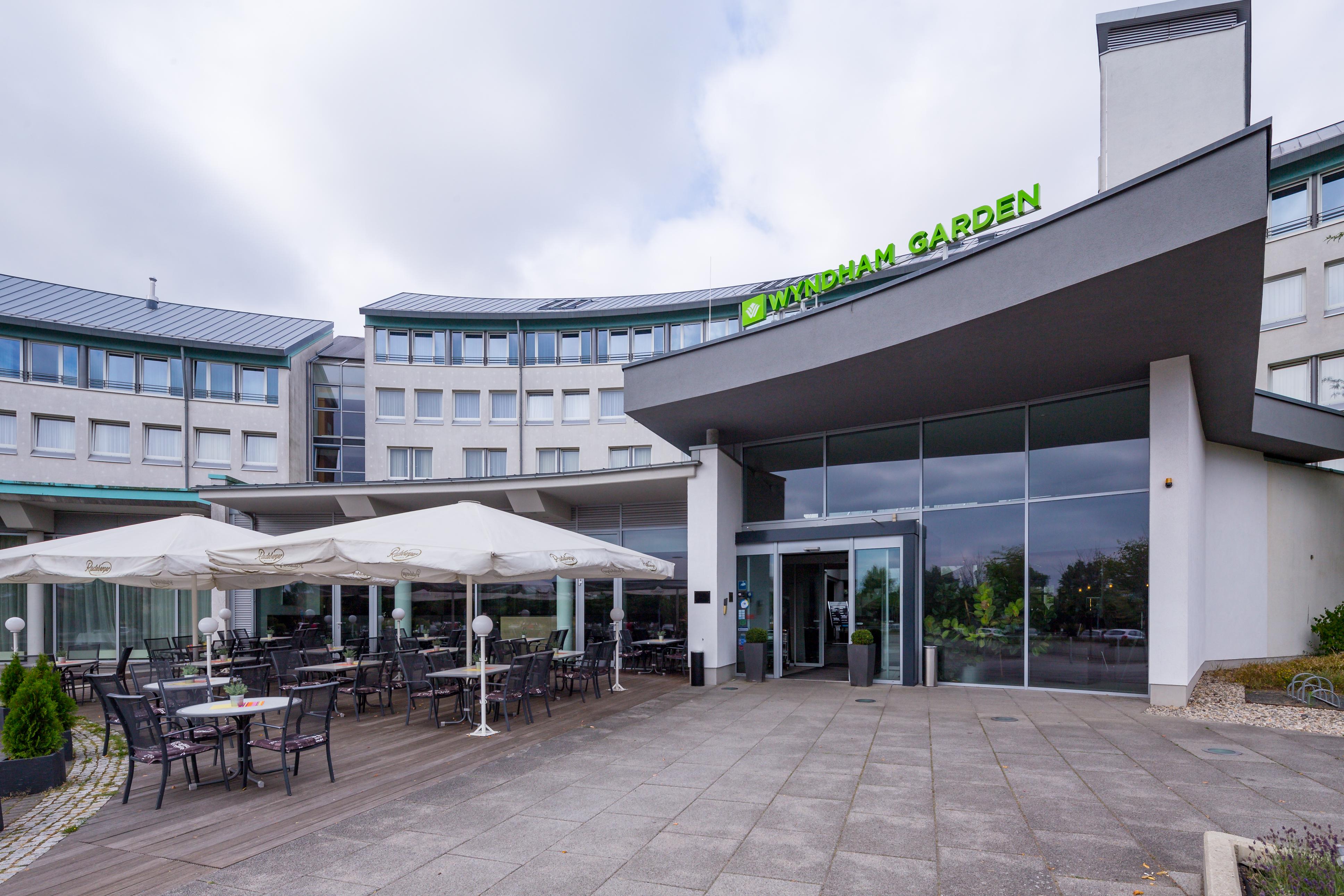 Hotel Ramada By Wyndham Dresda Esterno foto