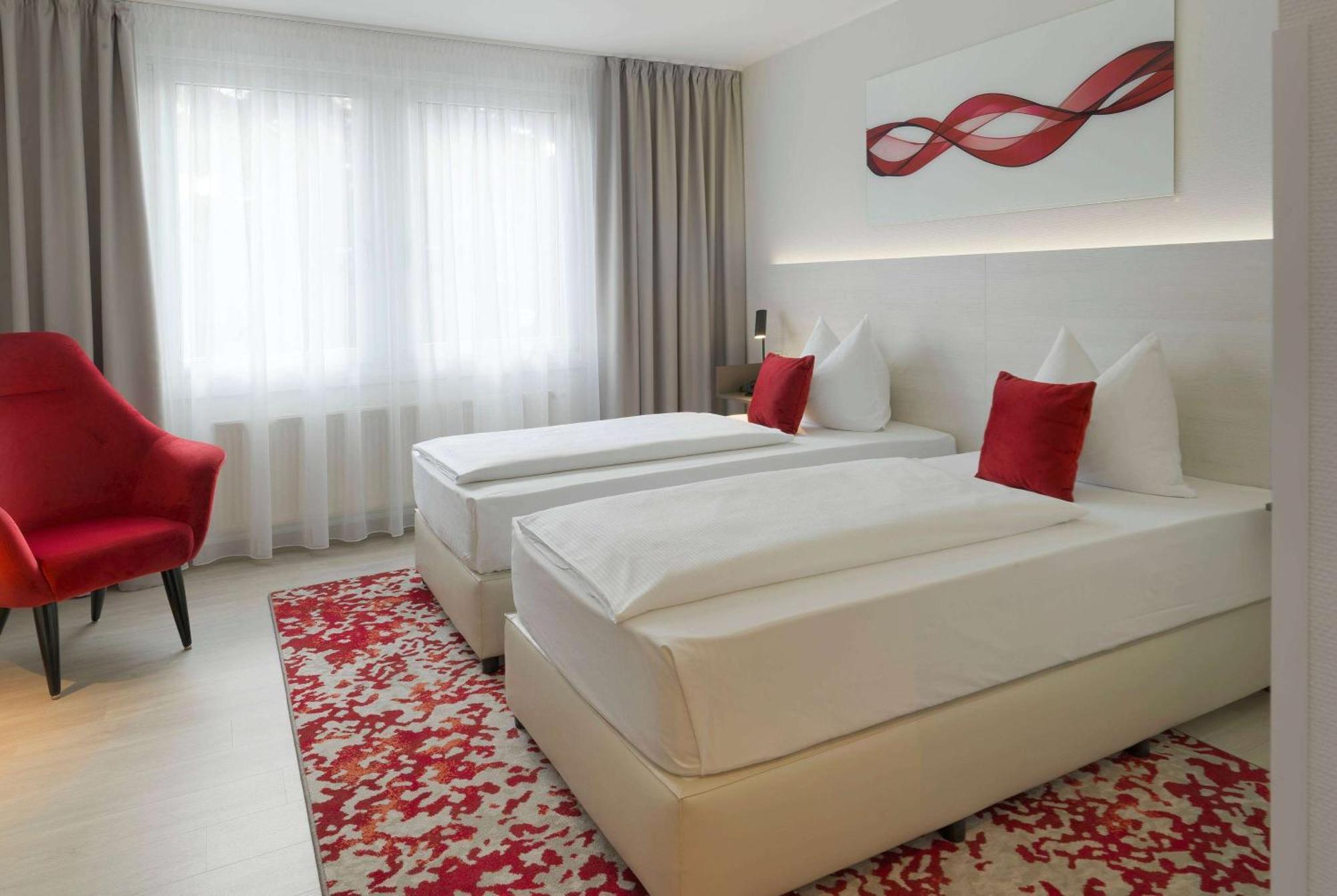 Hotel Ramada By Wyndham Dresda Esterno foto