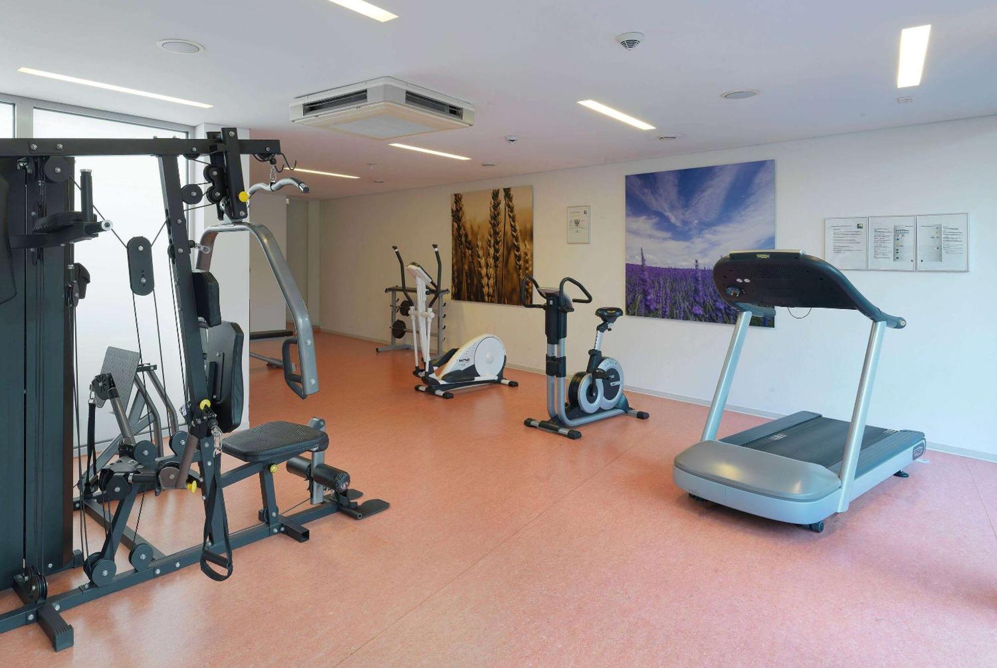 Hotel Ramada By Wyndham Dresda Esterno foto